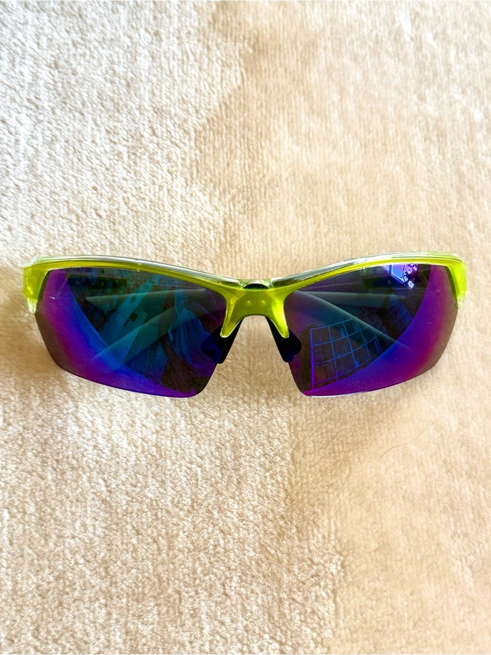 Vintage Y2K Sporty Lime Green Sunglasses with Purple Mirrored Lenses